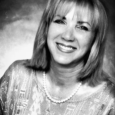 Christine Ballesteros, real estate agent in Hawthorne