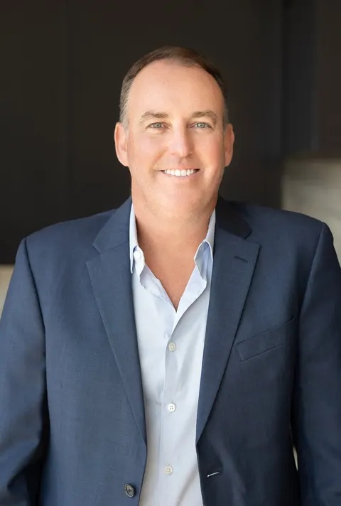 Michael Burns, real estate agent in Manhattan Beach