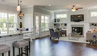 Ernesto Flores, real estate agent in Lomita