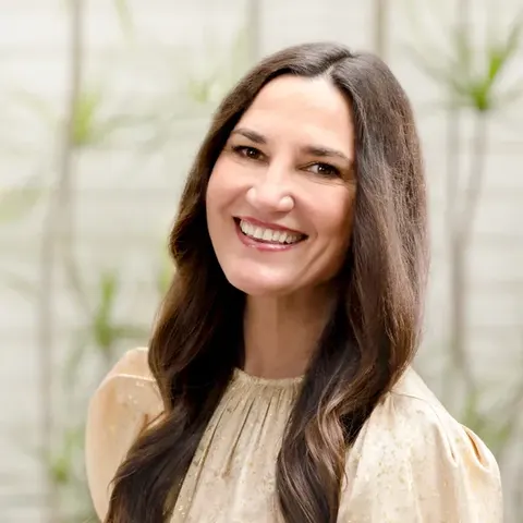 Stacia Janus, real estate agent in Manhattan Beach