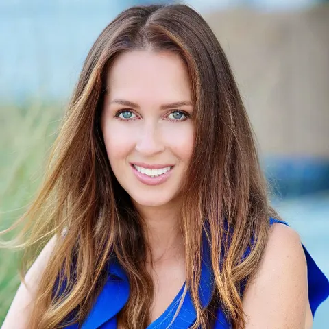 Monika Kiznis, real estate agent in Manhattan Beach
