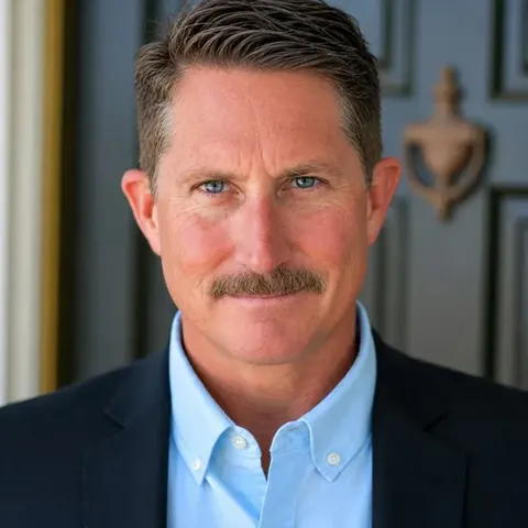 Scott Mccain, real estate agent in El Segundo