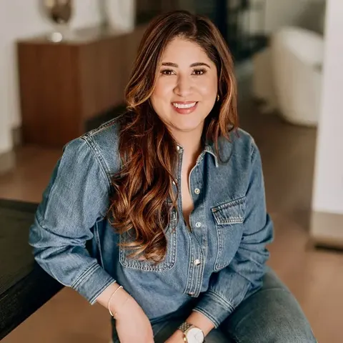 Karina Castillo, real estate agent in Long Beach