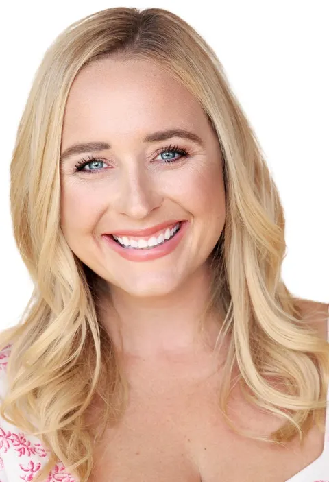 Alexandra Powers, real estate agent in Hermosa Beach