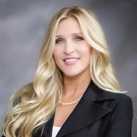 Kristine Robinson, real estate agent in Redondo Beach