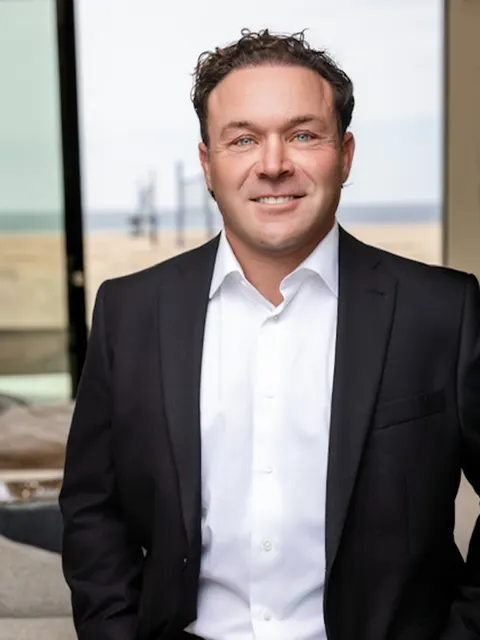 Kevin Sanderson, real estate agent in Manhattan Beach