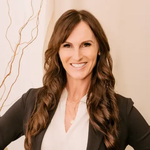Trevi O'Neill, real estate agent in Los Angeles