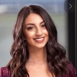 Sarah Sedehi, real estate agent in Long Beach