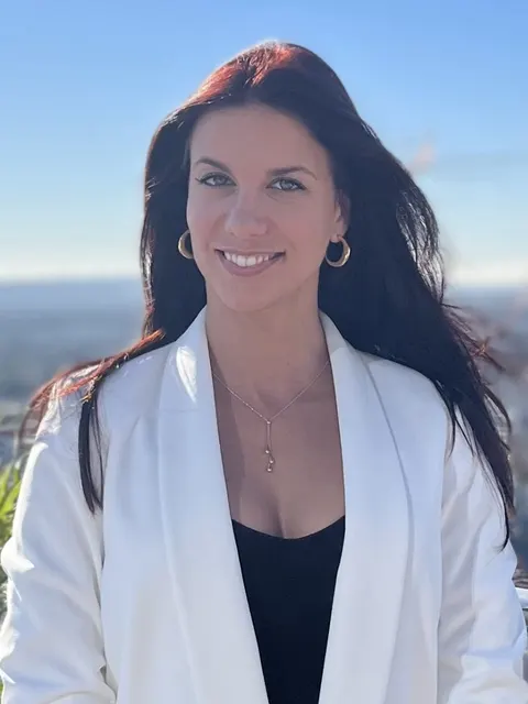 Sasha Sivakova, real estate agent in Torrance