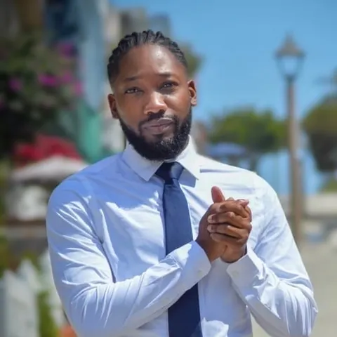Daniel Smith, real estate agent in Los Angeles