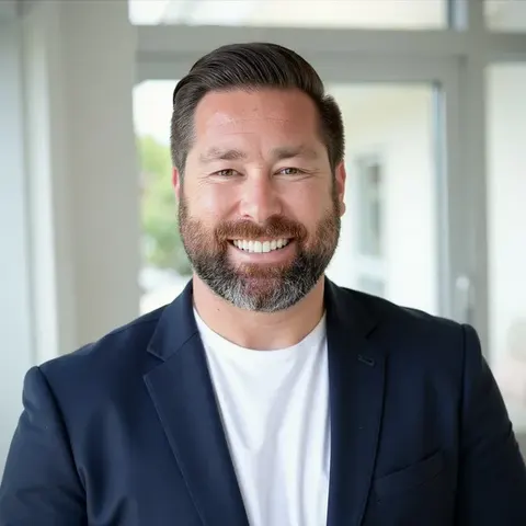 Sahmon Zoughi, real estate agent in Long Beach