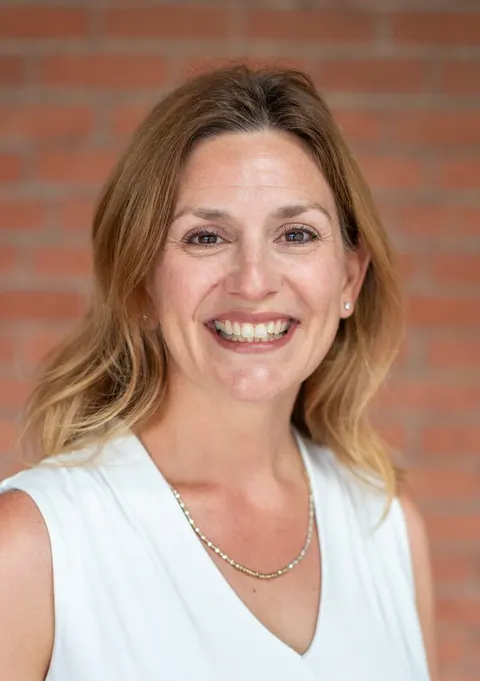 Gina Gluyas, real estate agent in Santa Maria