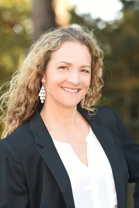 Tera Dube, real estate agent in Morro Bay
