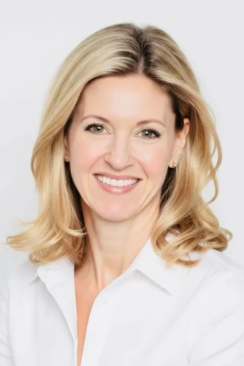 Dana Roberts, real estate agent in Irvine