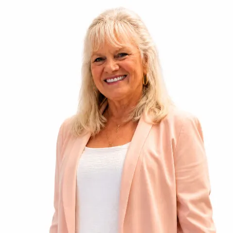 Diane Kaefer, real estate agent in Oceanside