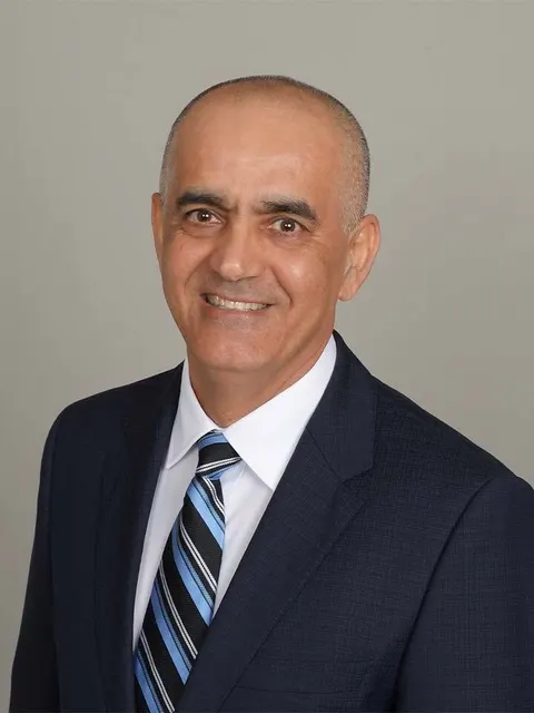 Nas Kakar, real estate agent in Irvine