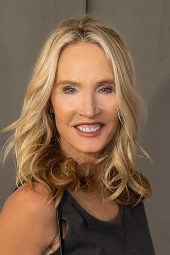 Lisa Karos, real estate agent in Huntington Beach