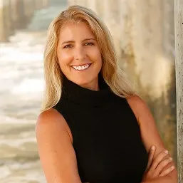 Karyn Kochanowski, real estate agent in Huntington Beach