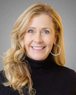 Sandy Kocsis, real estate agent in Huntington Beach