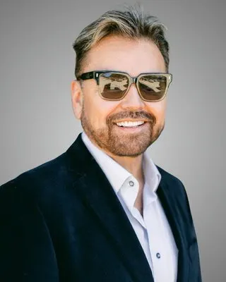 Frankie Mejia, real estate agent in Huntington Beach