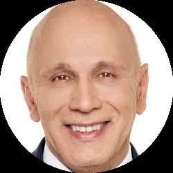 Cyrus Movaghar, real estate agent in Corona