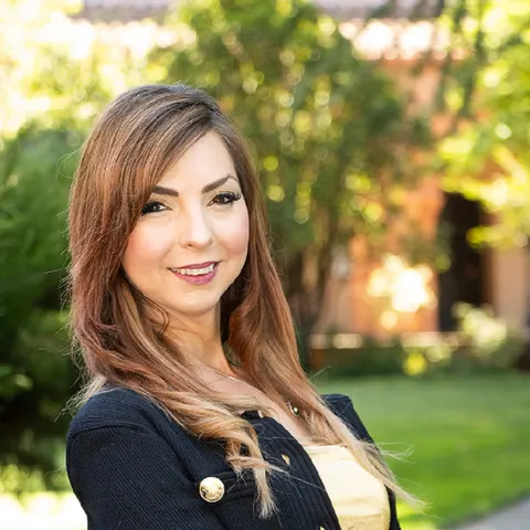 Kristen Lake, real estate agent in Paradise