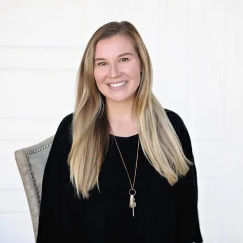 Jana Humplik, real estate agent in Willows