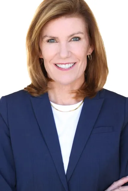 Amy Olivares, real estate agent in Manhattan Beach