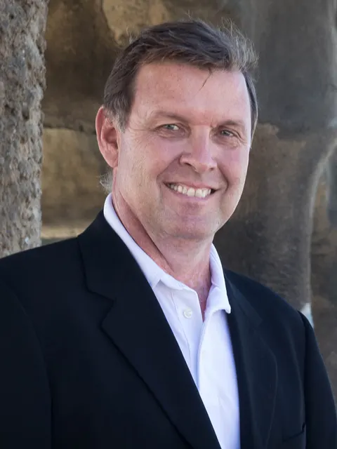 Trevor Plunkett, real estate agent in Hermosa Beach
