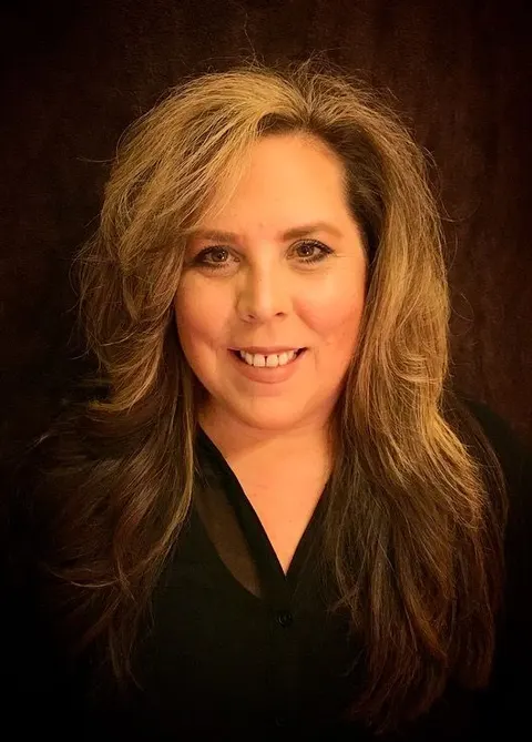 Elizabeth Martinez, real estate agent in Lancaster