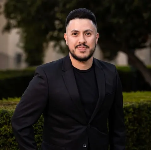 Felipe Cerros, real estate agent in Palmdale