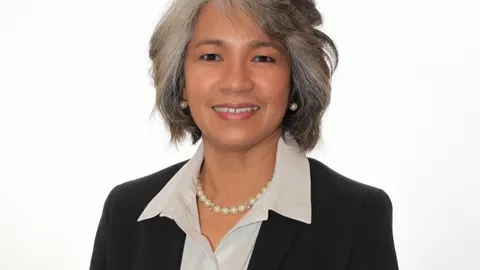 Julie Simbulan, real estate agent in Lancaster