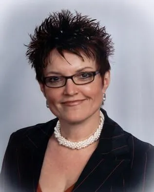 Anna Watts-Miller, real estate agent in Palmdale
