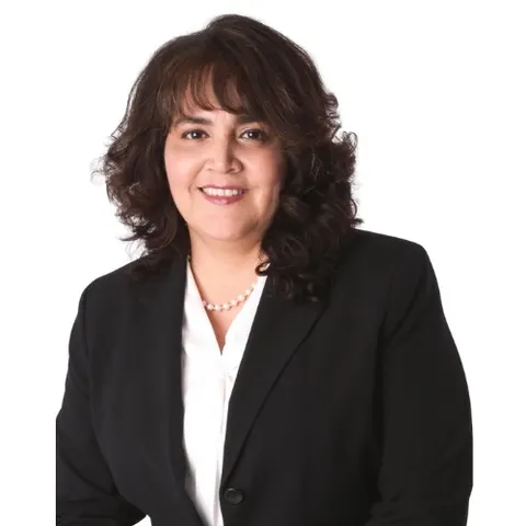 Maria Segura, real estate agent in Lancaster