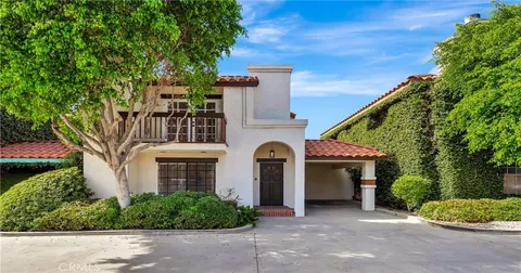 Emanoel Khodaverdin, real estate agent in Granada Hills