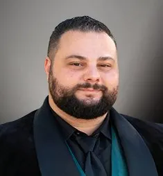 Garbis Bakirci, real estate agent in North Hills