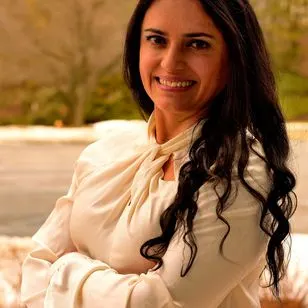 Claudia Molina, real estate agent in Lancaster