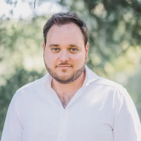 Felix Fooks, real estate agent in Woodland Hills