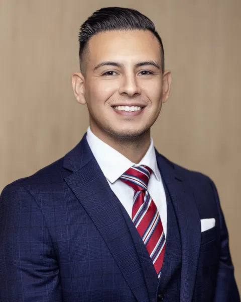 Eduardo Nava, real estate agent in Lancaster