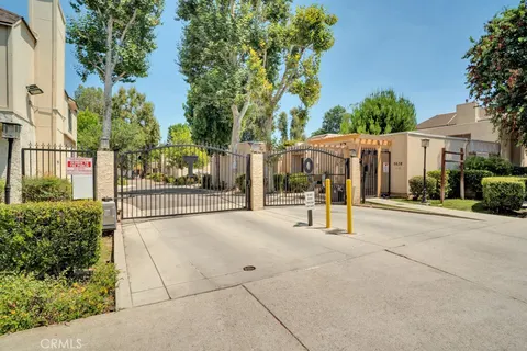Eliahu Kogman, real estate agent in Tarzana