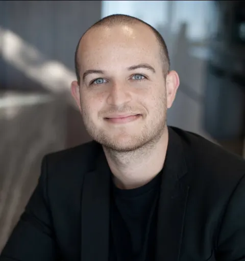 Daniel Ohana, real estate agent in West Hills