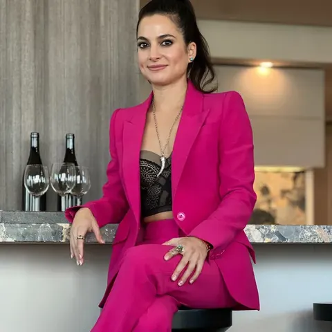 Lauren Tizabi, real estate agent in Los Angeles