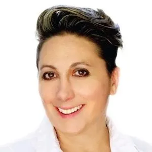 Danielle Goldey, real estate agent in Tarzana