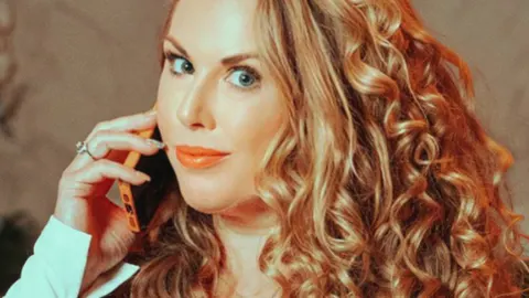 Cyrene Dellinger, real estate agent in Calabasas