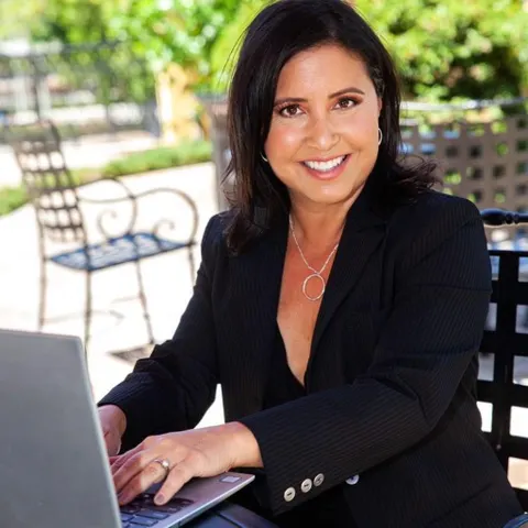 Tina Fanelli-Moraccini, real estate agent in Calabasas