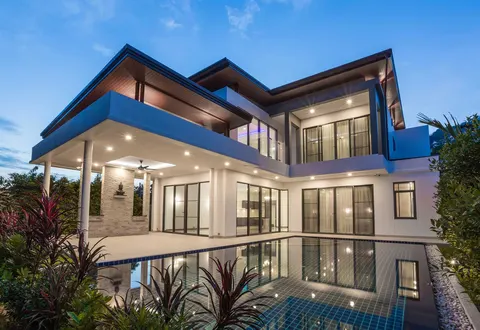Amin Mehrabi, real estate agent in West Hills