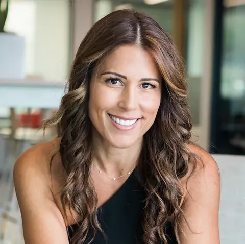 Nikki Friedman, real estate agent in Woodland Hills