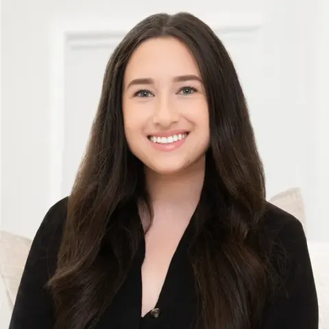 Ariana Berson, real estate agent in Woodland Hills