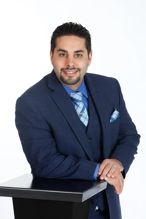 Daniel Davidian, real estate agent in La Crescenta