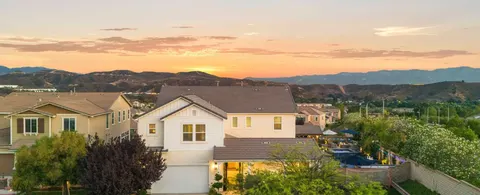 Deborah Thuesen, real estate agent in Saugus